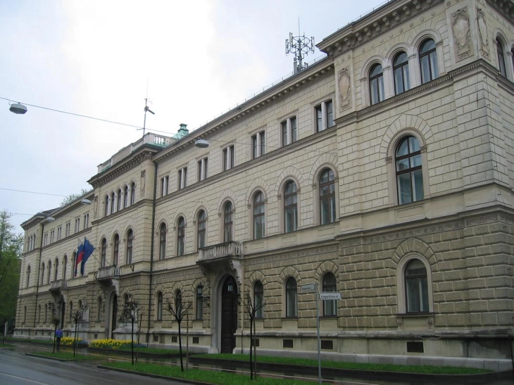 Новата словенечка влада смени високи функционери од претходната администрација