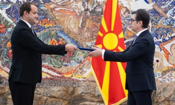 Претседателот Пендаровски ги прими акредитивите на новоименуваниот косовски амбасадор Флоријан Ќехаја