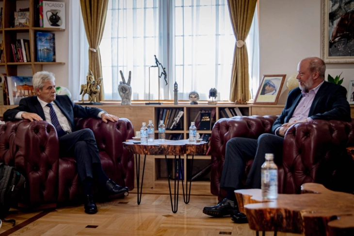 Ахмети оствари средба со директорот на ИРИ за Европа, Пол Мекарти