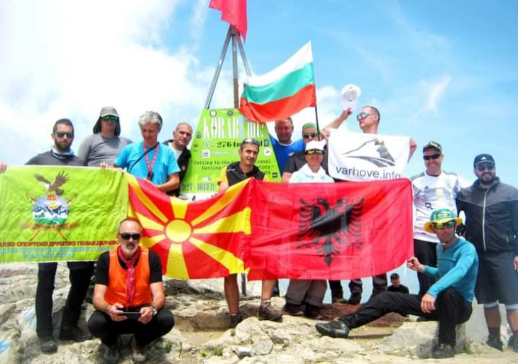 Македонски и бугарски планинари реализираа високогорска акција за искачување на Голем Кораб