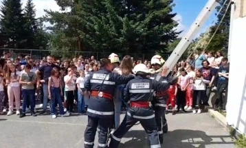 Тактичко-показна вежба за евакуација во случај на земјотрес и пожар во Делчево