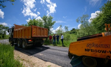 Се асфалтира патот кон село Огут, Кривопаланечко
