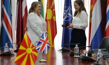 Проштална средба на министерката Петровска со британската амбасадорка Галовеј