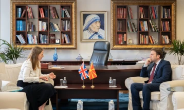 Проштална средба на министерот Османи со британската амбасадорка Галовеј