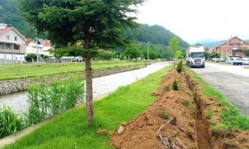 Во Македонска Каменица започнаа активности за осветлување на кејот на Каменичка Река