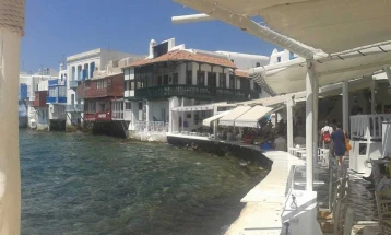 На грчкиот остров Миконос 37 отсто од тестираните се позитивни