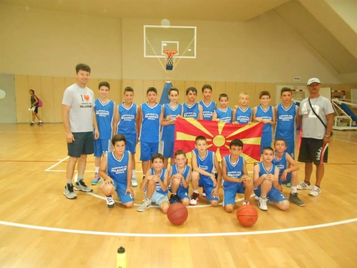 Младите кошаркари на Младост Битола на турнири во Хрватска и Италија