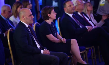 Премиерот Ковачевски присуствуваше на отворањето на Преспа форумот за дијалог 