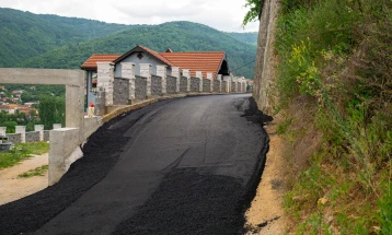 Поставен нов асфалт на улица „Лозановска“ во Крива Паланка
