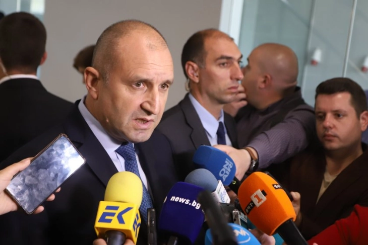 Радев: Бугарската Влада да се изјасни за „францускиот предлог“, а не Собранието