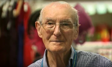 Стогодишник од Шкотска сѐ уште работи и нема намера да се пензионира