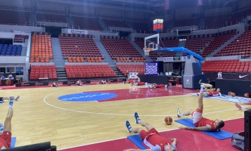 Македонските кошаркари се адаптираат на теренот во Сарагоса