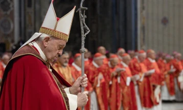 Папата имплицитно ја обвини Русија за агресија и империјализам во Украина