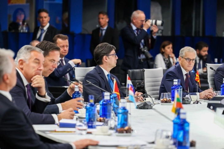 Пендаровски на Самитот на НАТО: Трети страни сакаат да го наметнат своето влијание со хибридни закани и политички притисоци