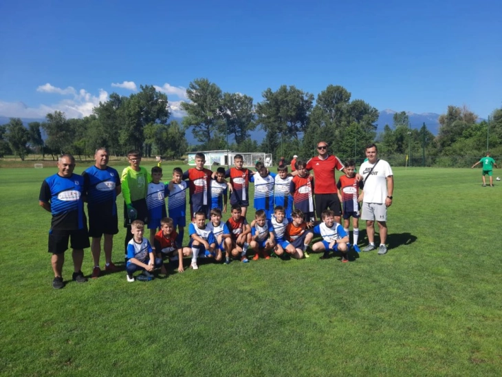 Младински екипи од Делчево и Берово на пријателски фудбалски турнир во Банско