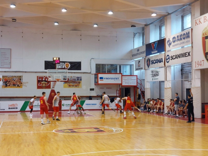 Младинската кошаркарска репрезентација поуспешна од Швајцарија