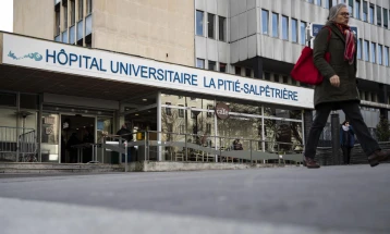 Во Франција 108 починати и 18.605 хоспитализирани пациенти од Ковид-19 за 24 часа