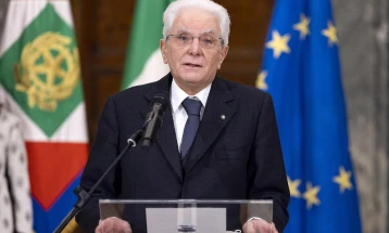 Италијанскиот претседател Матарела не ја прифати оставката на премиерот Драги