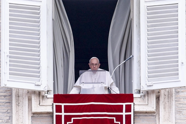 Папата Франциск со надеж дека со посетата на Канада ќе го ублажи „злото“ нанесено на домородното население