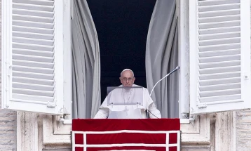 Папата Франциск со надеж дека со посетата на Канада ќе го ублажи „злото“ нанесено на домородното население