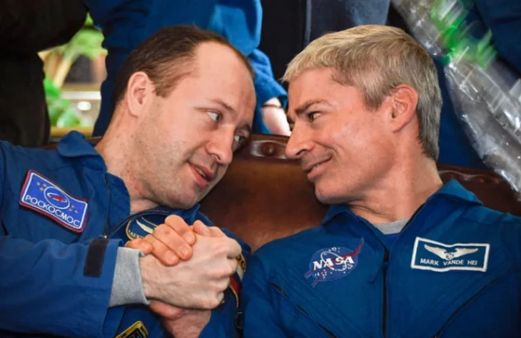 НАСА: САД и Русија ја продолжуваат соработката во вселената