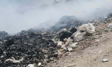 Штипската депонија гори, несовесен граѓанин запалил гуми и моторно масло