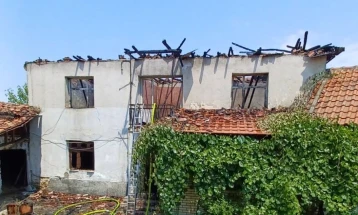 Изгоре куќа во струмичко Костурино