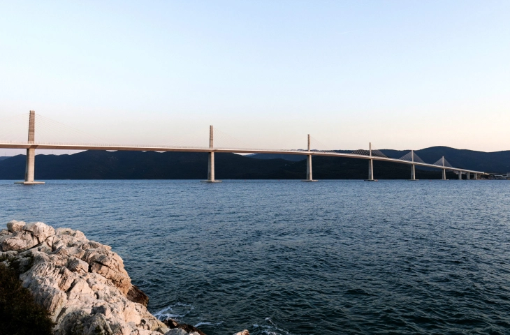 Хрватска официјално го отвора мостот Пелешац