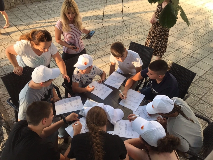 Почна Летната школа по македонски јазик за деца на иселеници