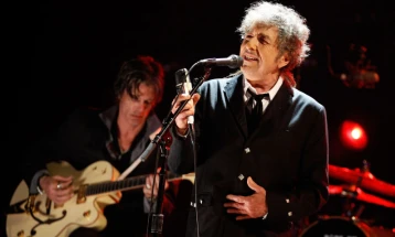 Отфрлена тужбата за сексуален напад против Боб Дилан