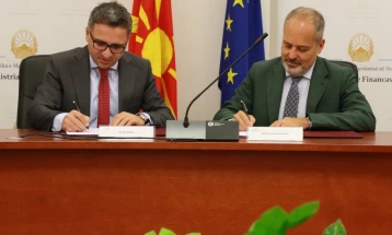 Бесими потпиша договор со Светска банка за 37 милиони евра инвестиции во локални патишта