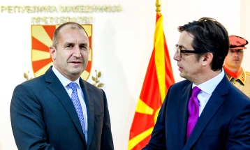 Бугарскиот претседател Радев телефонски му го честитал Илинден на претседателот Пендаровски