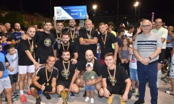 Екипата на „Ретро пица“ победник на турнирот во мал фудбал „Дибра 2022“ 