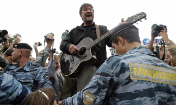 Рок пејачот Шевчук казнет поради осуда на руската инвазија врз Украина