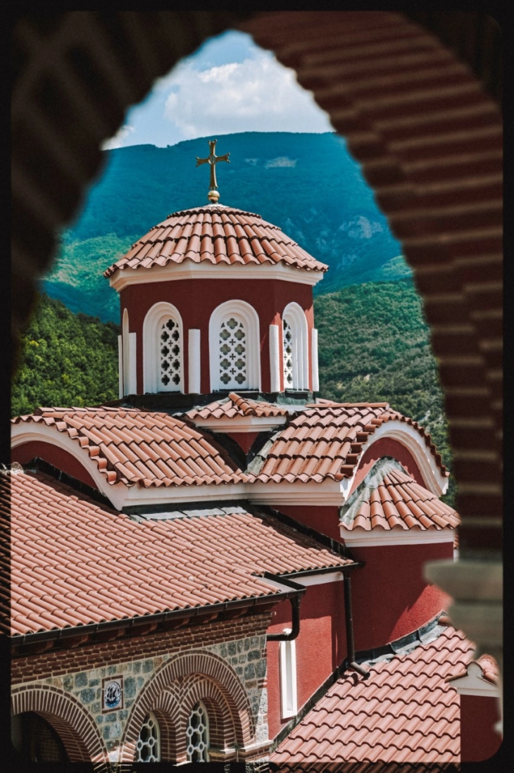 Манастирот во Рајчица низ фотографското око на Стефан Рајхл