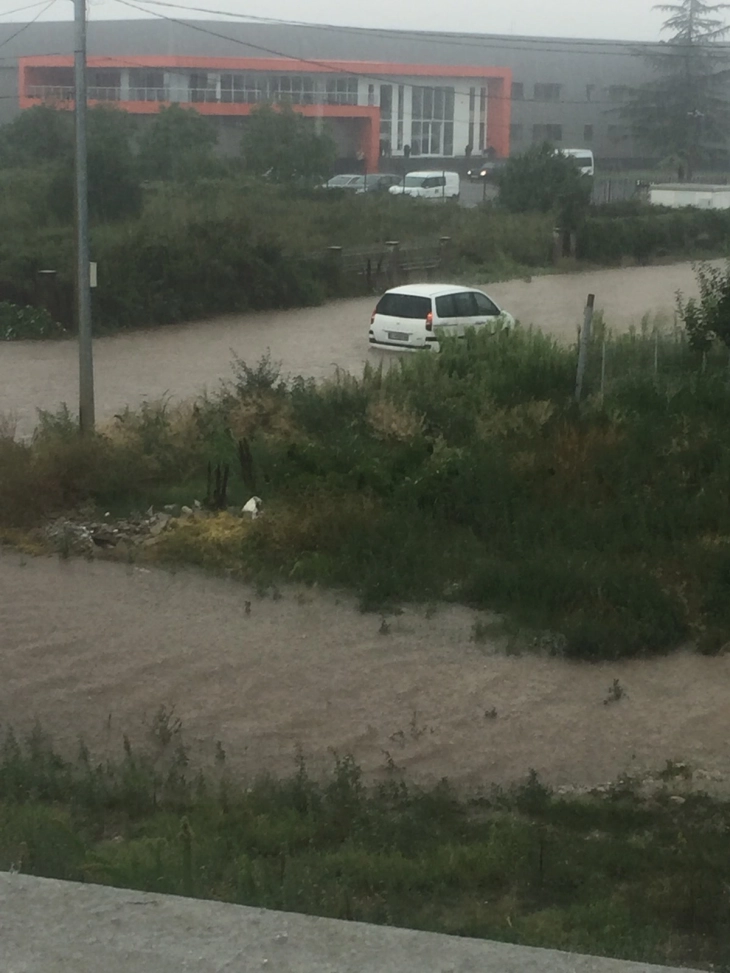 Невреме во Виница, одрони на патот кон Берово