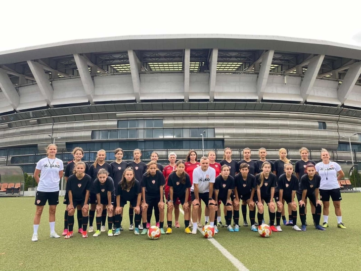 Македонските фудбалерки на развоен турнир во Србија