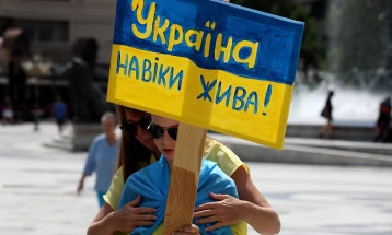 Денот на независноста на Украина одбележан на плоштадот „Македонија“ во Скопје