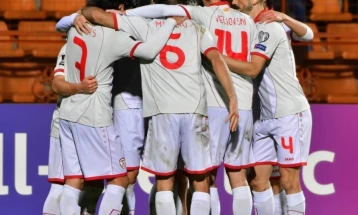 Македонските фудбалери останаа на 64. место на ФИФА рангирањето