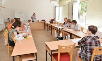 Македонистиката има нови поддржувачи и афирматори низ светот – успешно се одвива 55. Летна школа на МСМЈЛК