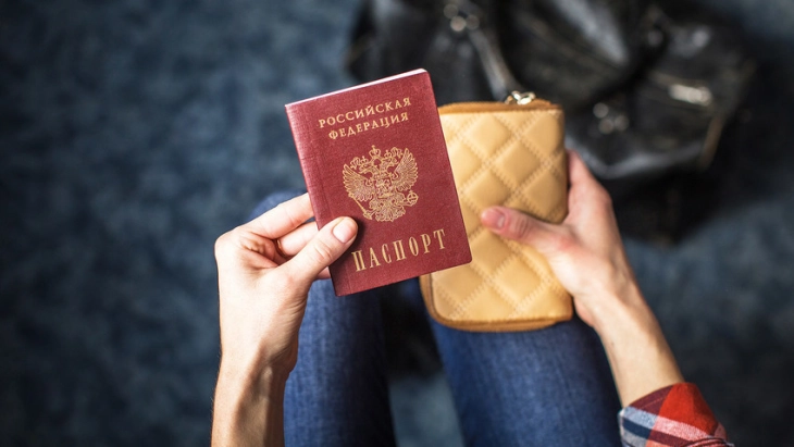 Германија и Франција против забраната за издавање визи за руските туристи