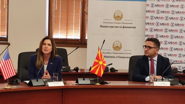 Брнз: Северна Македонија да продолжи со реформите дури и кога тие предизвикуваат политички поделби 