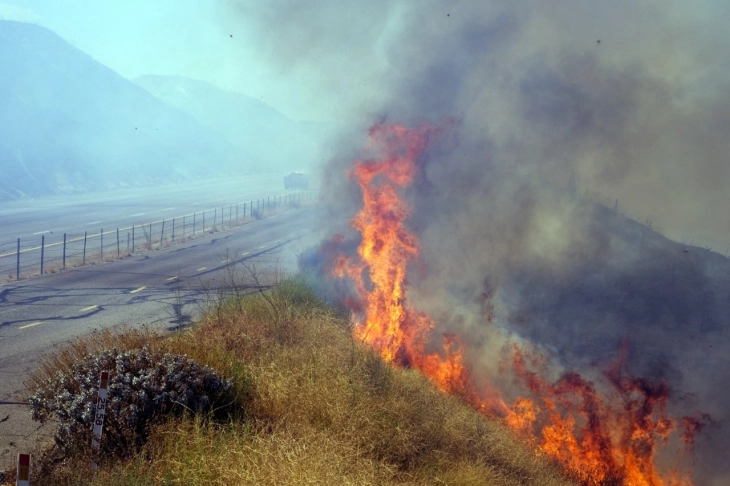 Пожари во близина на Лос Анџелес и во рурални области на Калифорнија