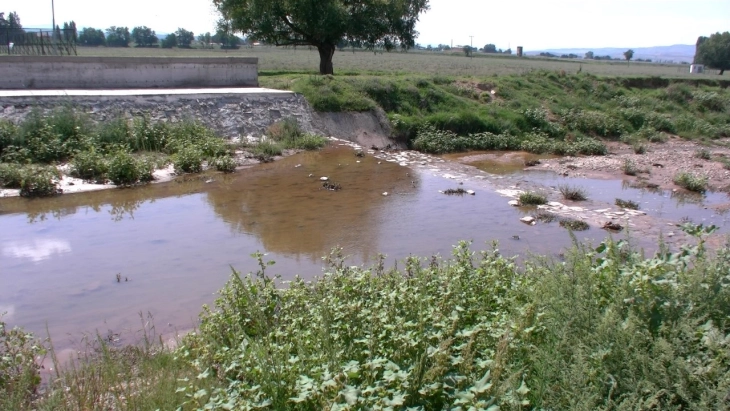 Продолжува уредувањето на Козјачка Река во Карбинци