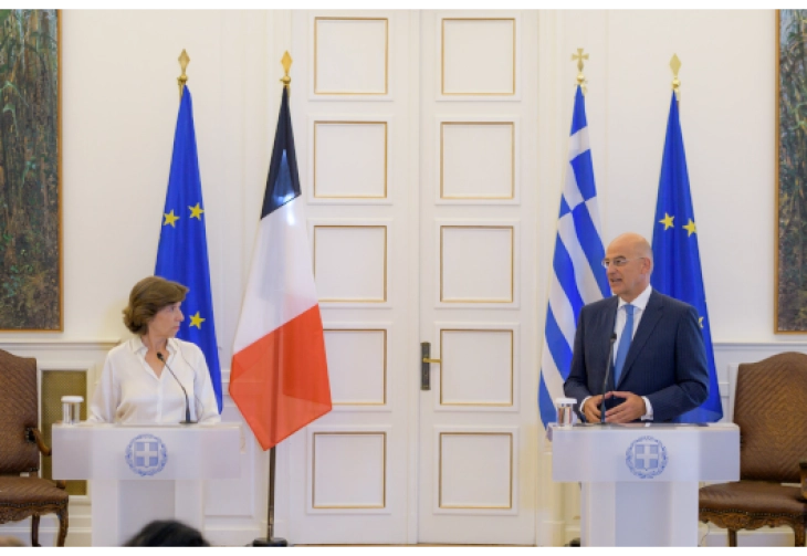 Колона: Заемна помош меѓу Грција и Франција во случај на вооружен напад