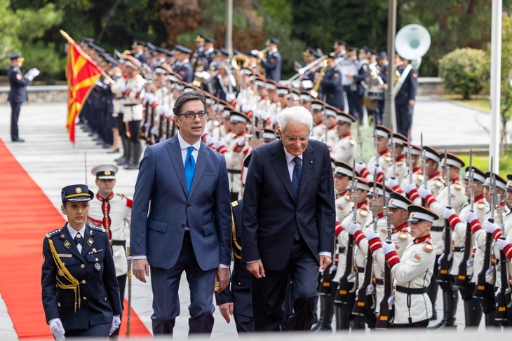 Претседателот Пендаровски го пречека италијанскиот претседател Матарела