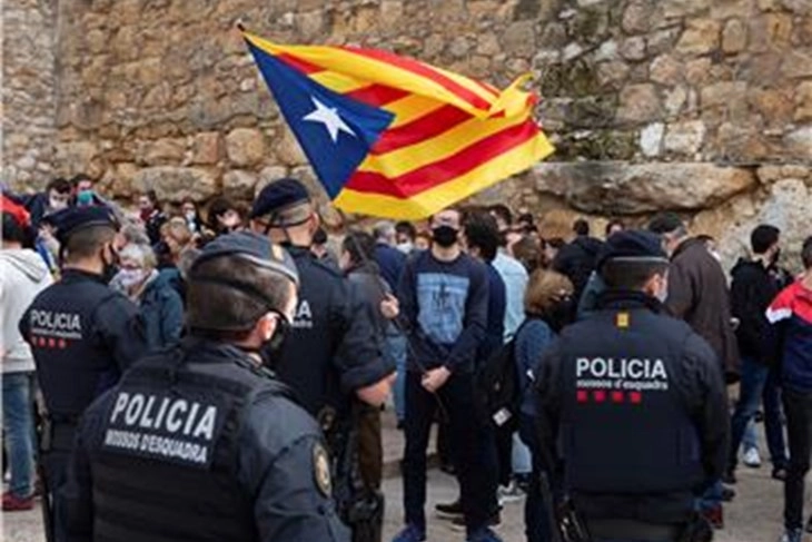 Десетици илјади Каталонци побараа независност од Шпанија