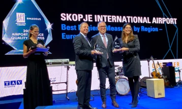 Директорот на ТАВ Македонија, Батак, ја прими ASQ-наградата за скопскиот аеродром од Meѓународниот совет на аеродроми