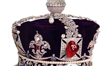 Британската Кралска круна со 2.686 дијаманти - симбол на моќта и богатството