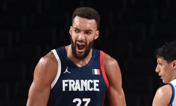 Евробаскет 2022: Франција прв финалист 